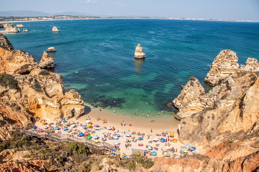 Praias de Portugal no verão 2026: 82% das praias portuguesas têm água de qualidade excelente - Cidadania, Portugal: Relatório de 2026 da Agência Europeia do Ambiente revela que...