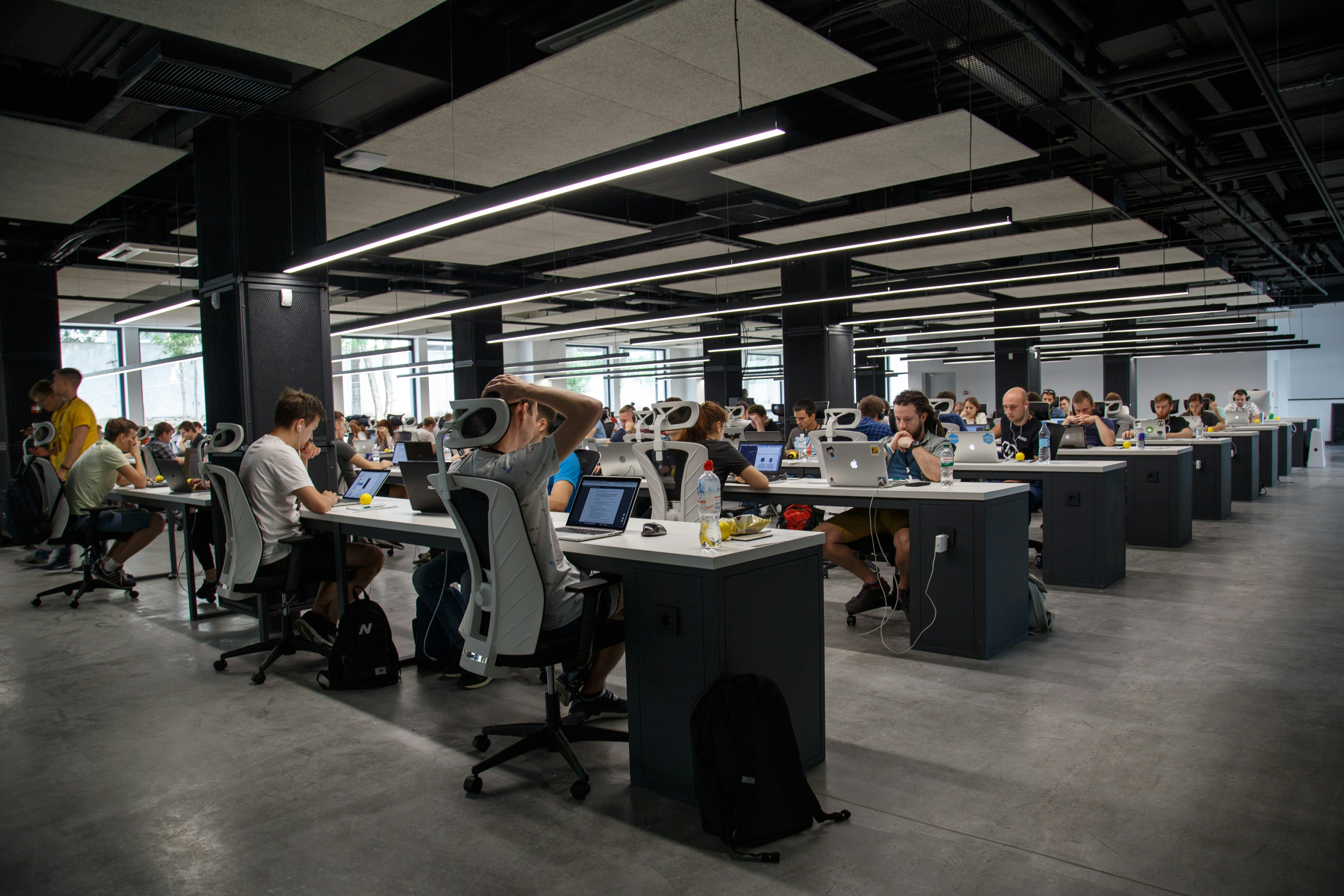 Economia na Espanha. Cifra de negócios empresarial na Espanha cresce 8,2% em abril de 2026. - Espanha, Economia: O Índice de Cifra de Negocios Empresarial (ICNE) divulgado p...