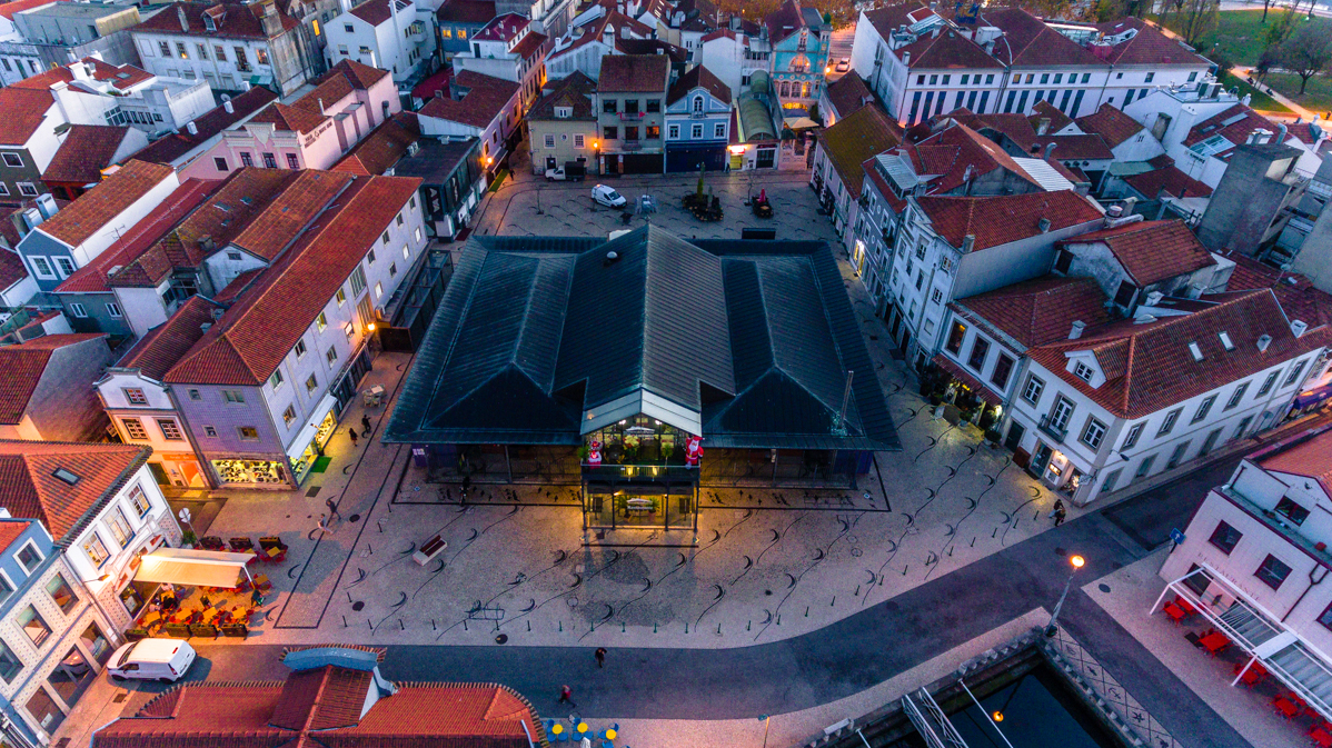 Vista aérea da Praça do Peixe no Bairro da Beira-Mar de Aveiro