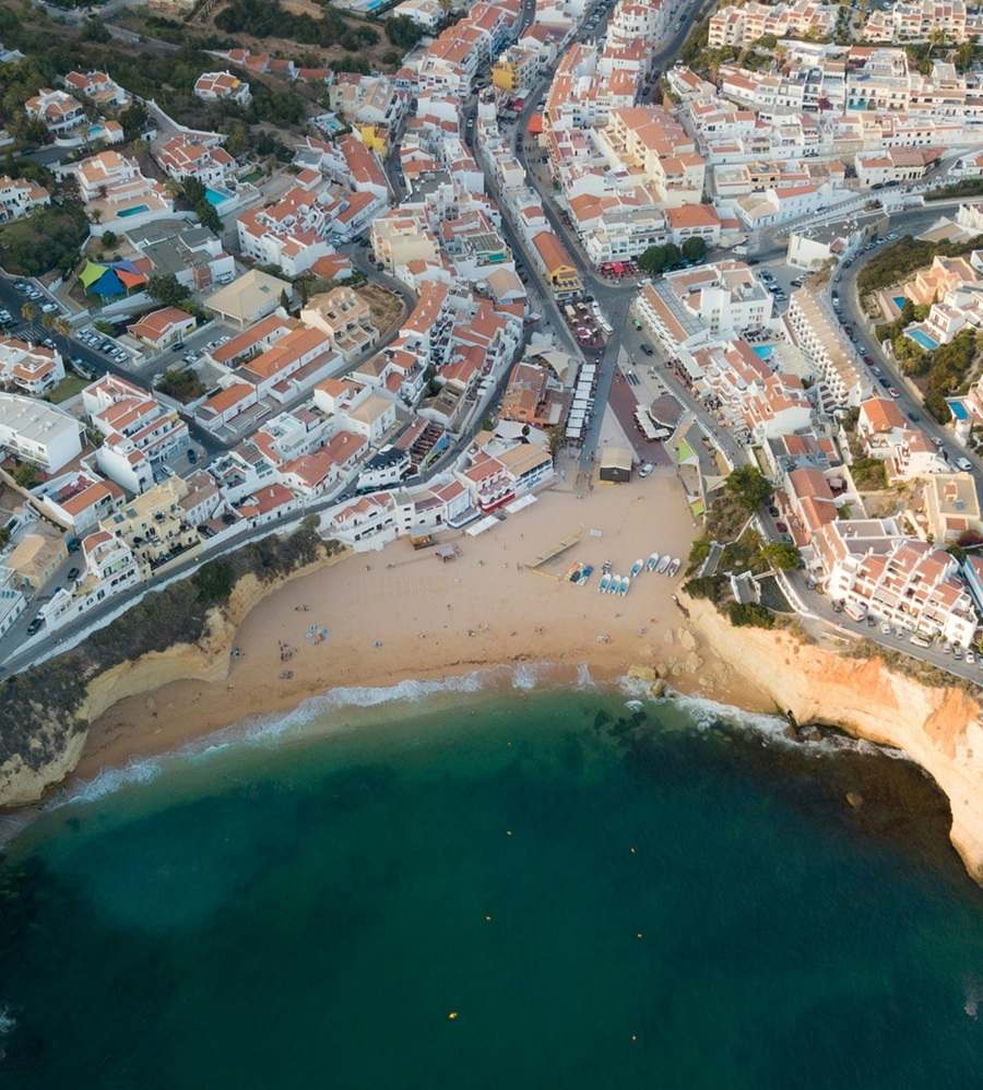 Como americanos compram imóveis em Portugal: Guia com aspectos jurídicos, fiscais e prático para 2026