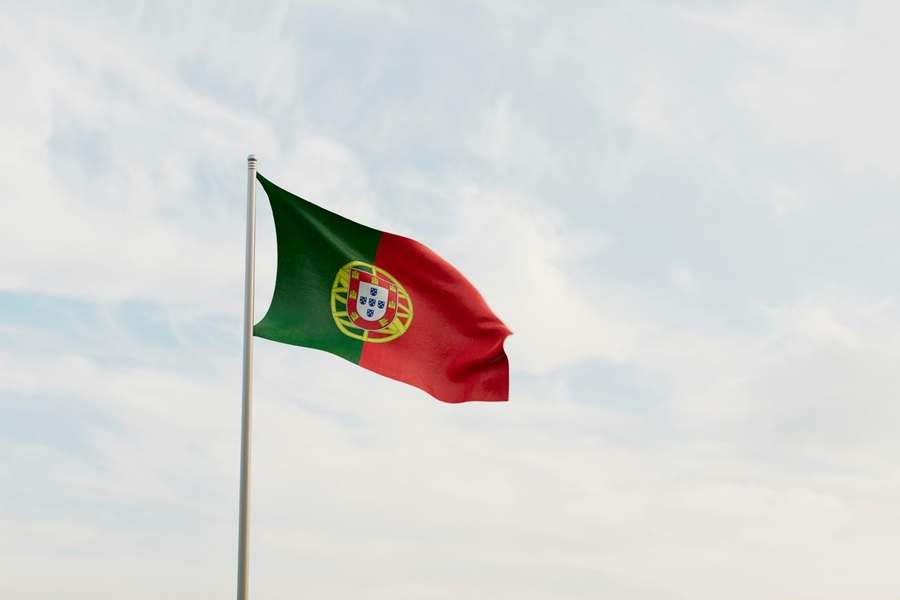 Cidadania Portuguesa por Tempo de Residência: Guia 2026
